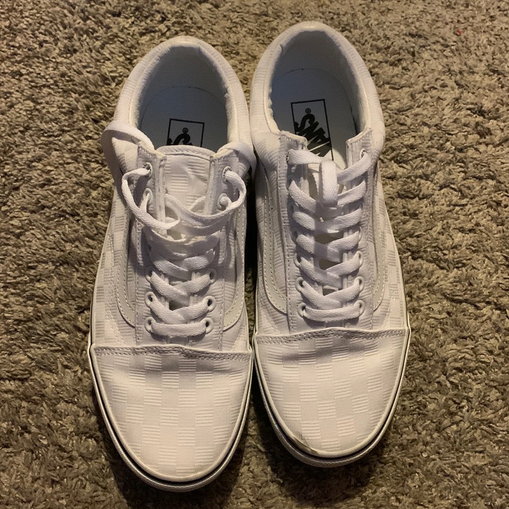 White checkered vans size 9.5 men's 11 women's